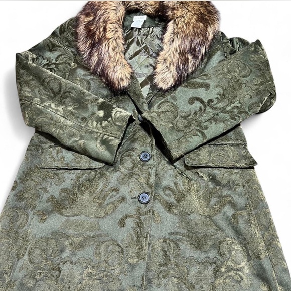 Green Brocade Coat with Faux Fur Collar - Picture 3 of 4